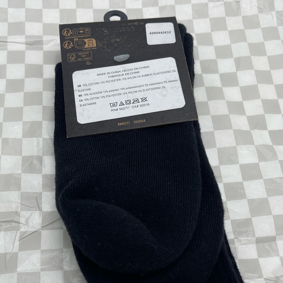 Vans Major Type Crew Socks (1 pair)
with jacquard art of a sinister skull - Picture 4 of 16